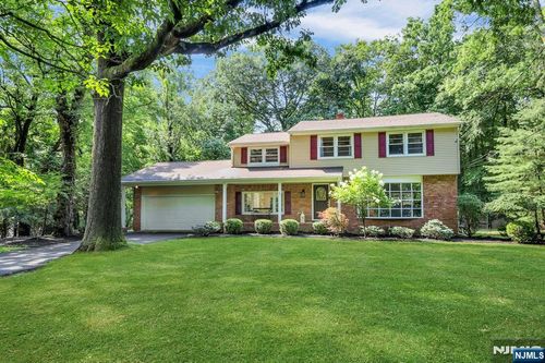44 Sunrise Dr, Montvale, NJ, 07645-1030 | Card Image