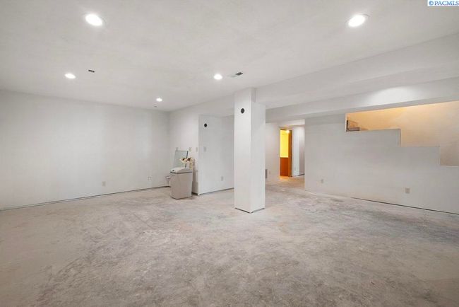 515 Nw Robert St, Home with 4 bedrooms, 4 bathrooms and null parking in Pullman WA | Image 24