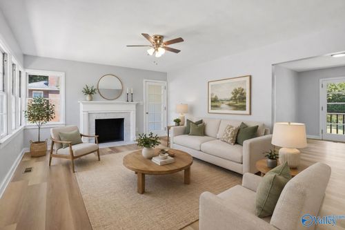 704 Somerville Rd Se, Decatur, AL, 35601-3224 | Card Image