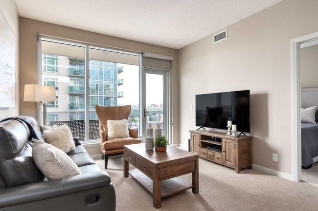 803 - 1320 1 Street Se, Condo with 2 bedrooms, 2 bathrooms and 1 parking in Calgary AB | Image 9