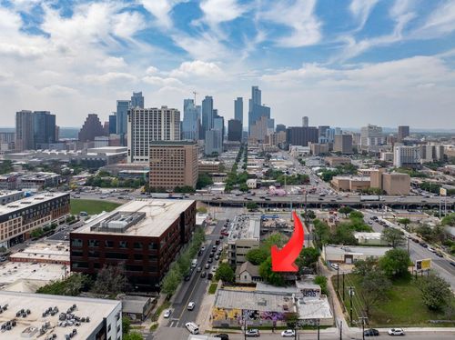 906 E 6th St, Austin, TX, 78702-3207 | Card Image