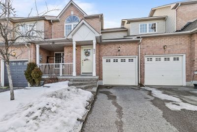 93 Trevino Cir, Home with 3 bedrooms, 2 bathrooms and 3 parking in Barrie ON | Image 2