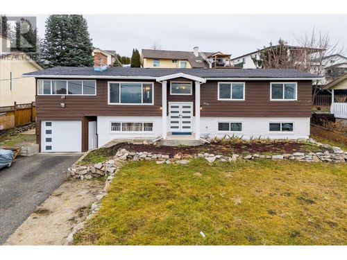 1075 Graf Rd, Kelowna, BC, V1P1B8 | Card Image