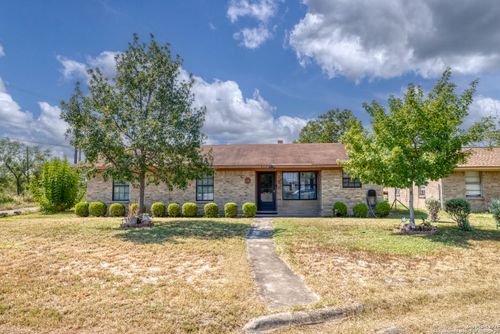 465 Melody Ln, Uvalde, TX, 78801-3133 | Card Image
