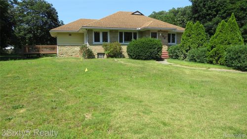 16558 Haggerty Rd, Van Buren Township, MI, 48111-3049 | Card Image