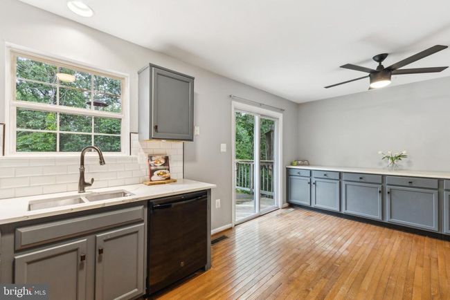 14208 Creekbranch Way, Townhouse with 3 bedrooms, 4 bathrooms and null parking in GAINESVILLE VA | Image 8