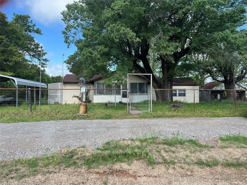 3116 S Twin Mounds, Yale, OK, 74085-6637 | Card Image