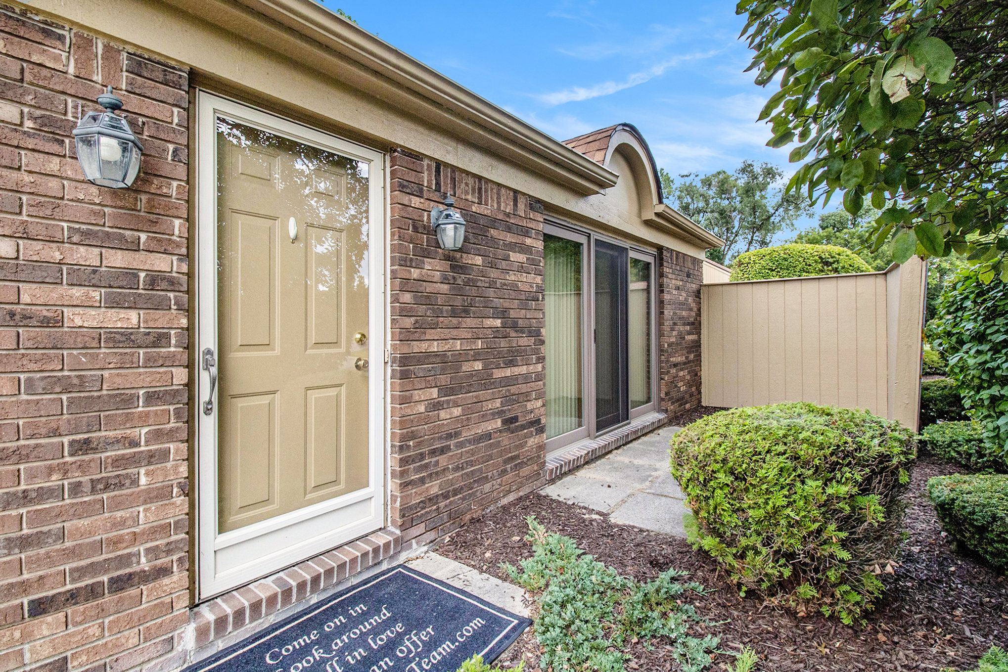 Rochelle Park Dr, Rochester Hills, MI 48309