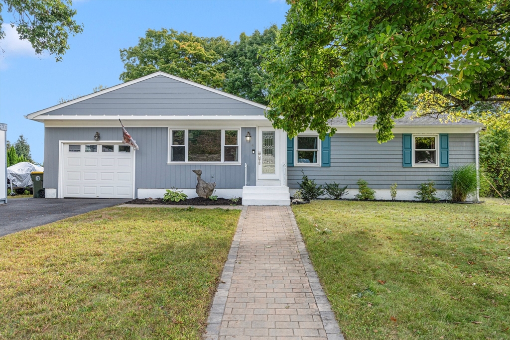 Wade Dr, Greenville, RI 02828