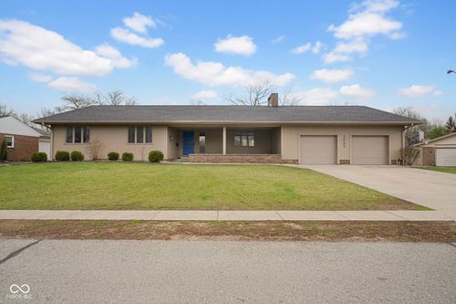 3805 Lakeside Dr, Columbus, IN, 47203-3611 | Card Image