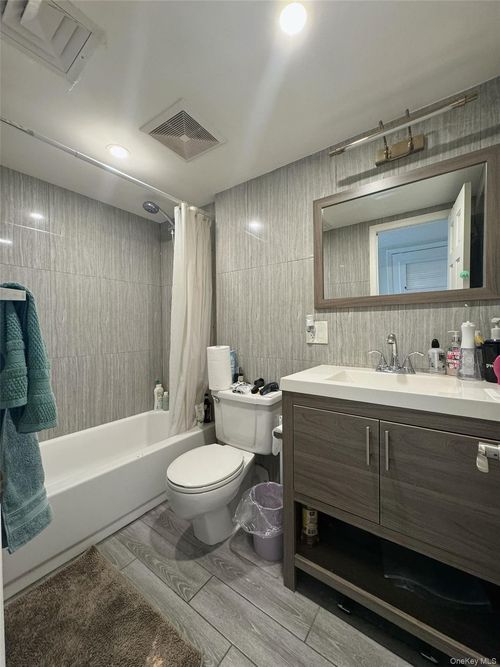 524c-524 115th St, College Point, NY, 11356-1053 | Card Image