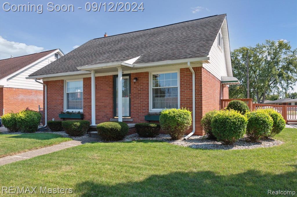 Stoeflet St, Gibraltar, MI 48173 #1