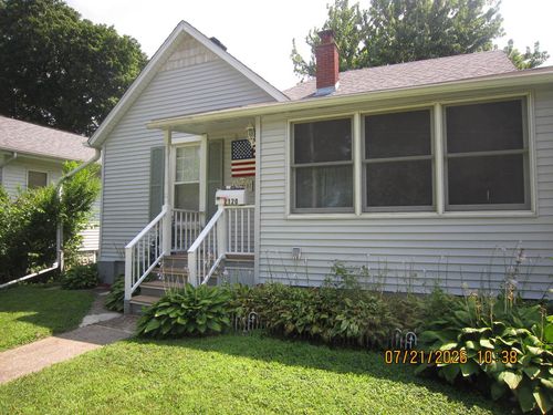 2120 2nd St, Moline, IL, 61265-7720 | Card Image