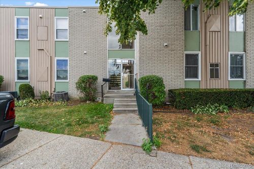 33397 Fargo Street, Livonia, MI, 48152 | Card Image