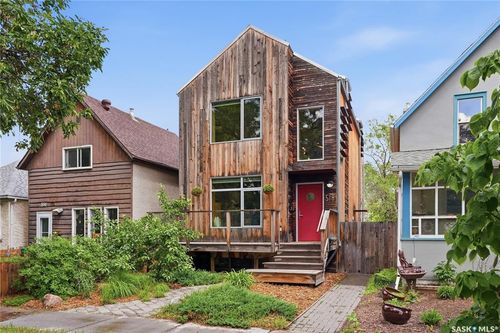 518 Av G S, Saskatoon, SK, S7M1V6 | Card Image