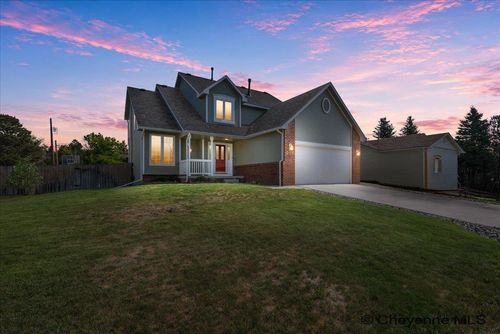 210 Comanche Dr, Cheyenne, WY, 82009-2622 | Card Image