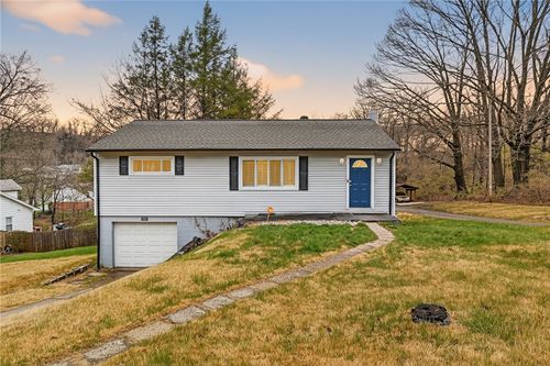 1195 Lebanon School Rd, West Mifflin, PA, 15122-3337 | Card Image