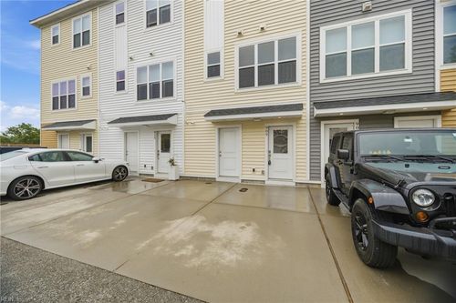 909 Baltic Ave, Virginia Beach, VA, 23451-4569 | Card Image