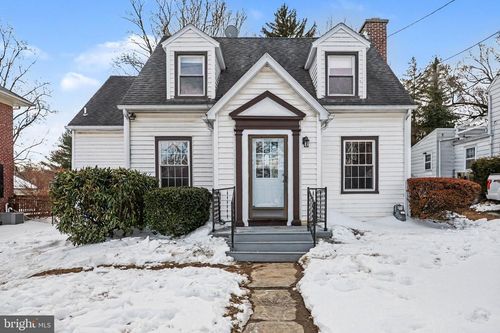 132 Locust Grove Rd, YORK, PA, 17402-3218 | Card Image