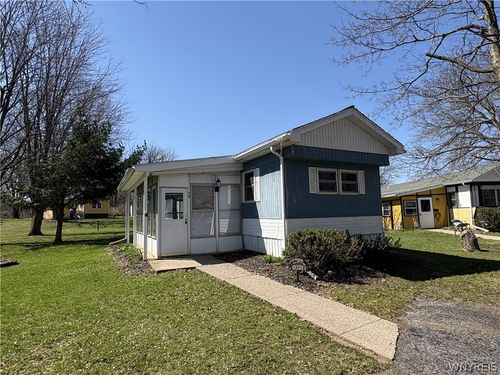 19 Lakewood Vlg, Medina, NY, 14103-1846 | Card Image