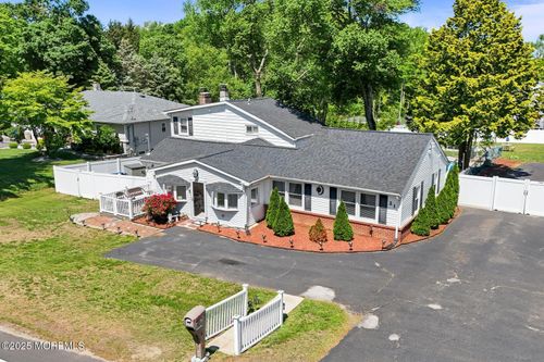 21 Wickatunk Rd, Manalapan, NJ, 07726-2719 | Card Image