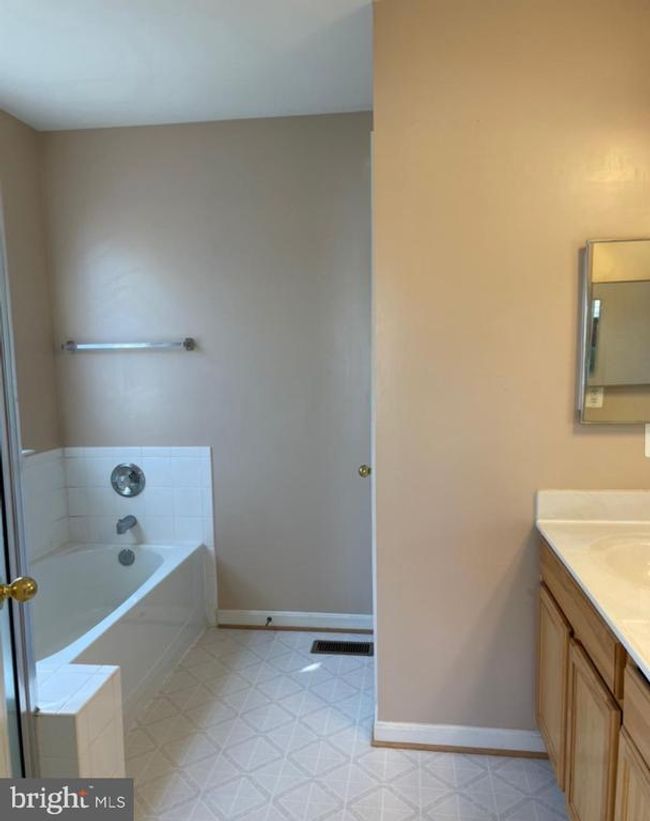 5169 Mallards Landing Dr, Townhouse with 4 bedrooms, 4 bathrooms and null parking in KING GEORGE VA | Image 6
