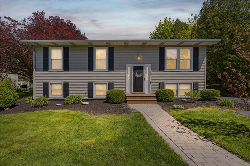 8 Westwood Drive, Auburn, NY, 13021 | Card Image
