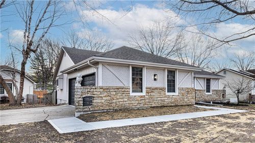 16900 E 49th Ter S, Independence, MO, 64055-6305 | Card Image