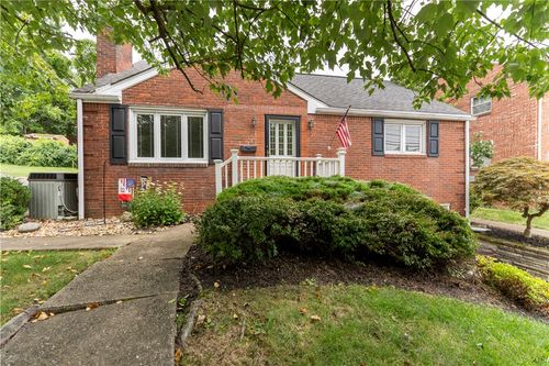 106 Colson Dr, Pleasant Hills, PA, 15236-4215 | Card Image