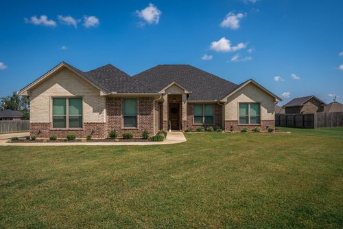 4521 Windsor Park Ln, Kilgore, TX, 75662-8717 | Card Image