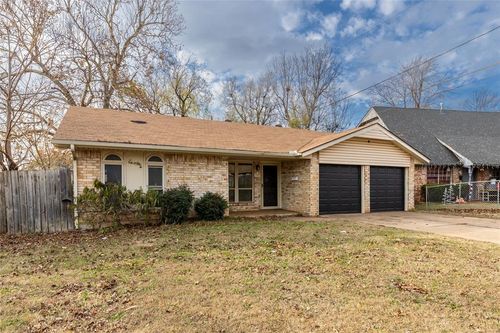 1903 Fox Ave, Moore, OK, 73160-4513 | Card Image