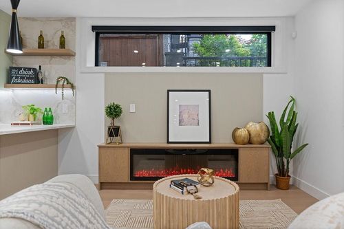 2-2282 E 8th Ave, Vancouver, BC, V5N1V5 | Card Image