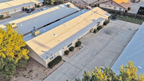 14015 Spruce St, Hesperia, CA, 92345-8075 | Card Image