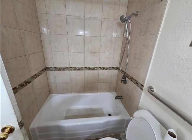 APT-38 - 8110 Albacore Dr, House attached with 2 bedrooms, 2 bathrooms and 1 parking in Houston TX | Image 8
