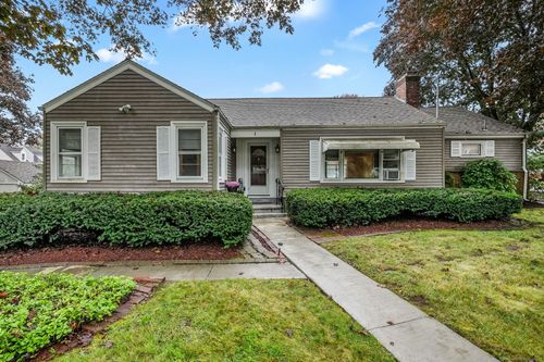 1 Chapman Ave, Quaker Hill, CT, 06375-1310 | Card Image