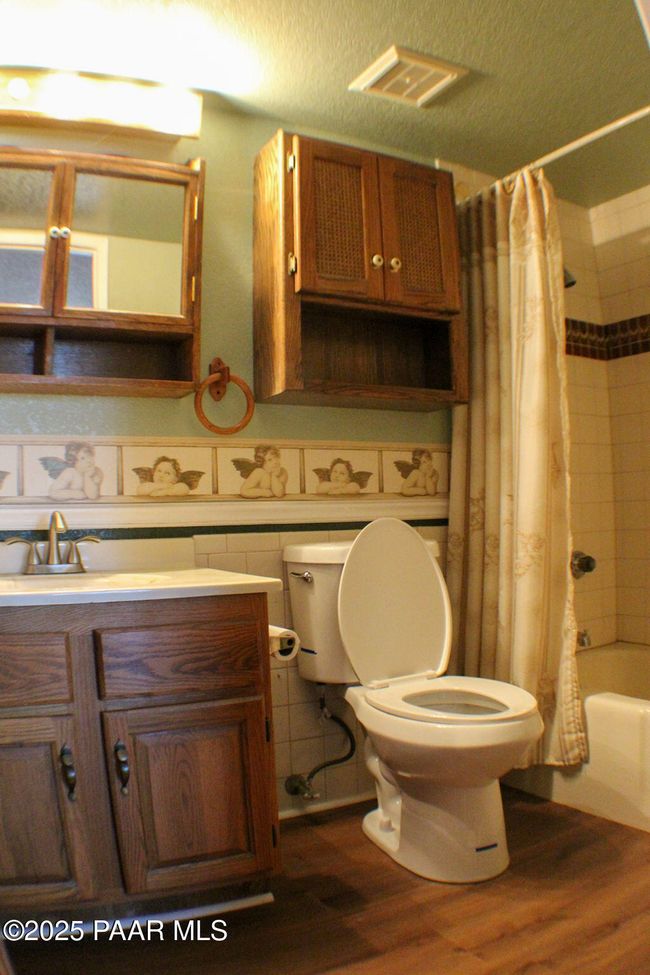 Colcord Primary Bath | Image 15