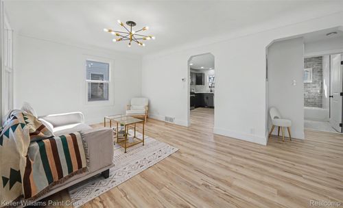 1900 College St, Ferndale, MI, 48220-2056 | Card Image