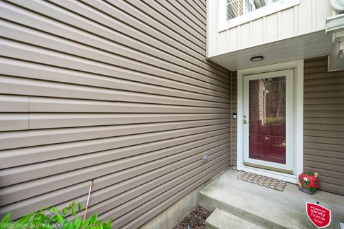 207 Locksley Dr, Streamwood, IL, 60107-2958 | Card Image