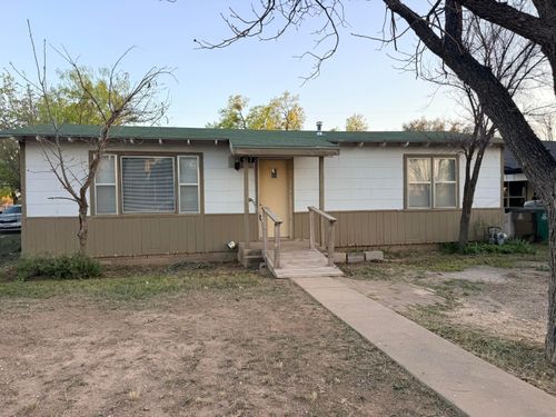 417 W Avenue V, San Angelo, TX, 76903-9017 | Card Image