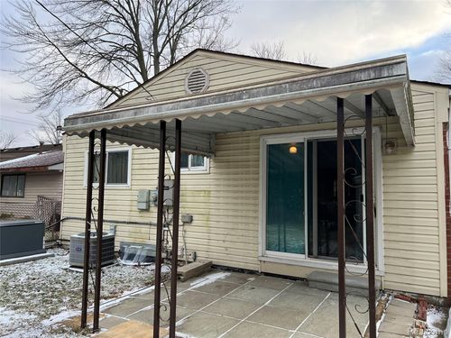 33626 Hiveley St, Westland, MI, 48186-4589 | Card Image