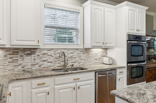 Double ovens make baking and hosting family and friends so much easier. | Image 13