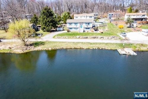 106 Starlight Rd, West Milford, NJ, 07480-2800 | Card Image