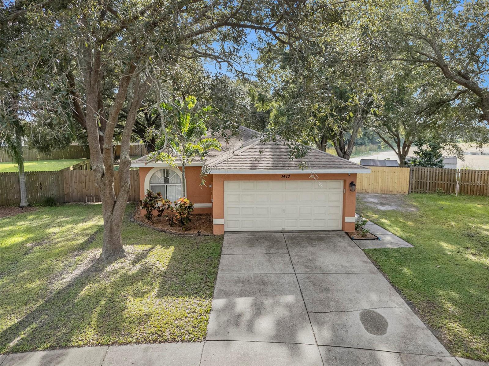 Mohrlake Dr, Brandon, FL 33511