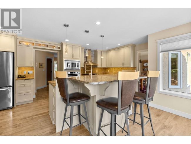 464 Cascia Dr, House other with 4 bedrooms, 4 bathrooms and 2 parking in Kelowna BC | Image 5