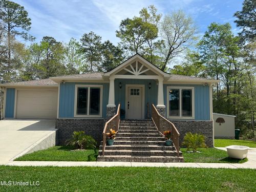 1020 Margaret St, Ocean Springs, MS, 39564-9120 | Card Image