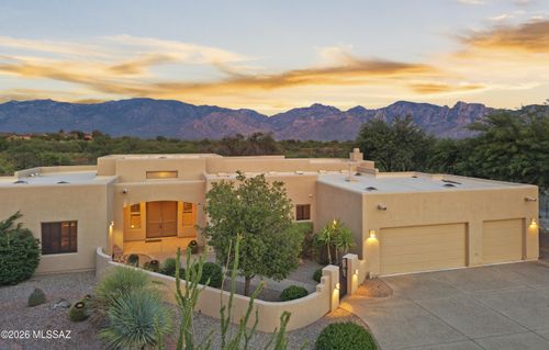 560 W Quiet Springs Dr, Oro Valley, AZ, 85755-5734 | Card Image
