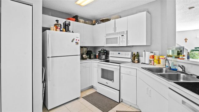 1443 Sw 48 Th Ter, Townhouse with 3 bedrooms, 3 bathrooms and null parking in Deerfield Beach FL | Image 6