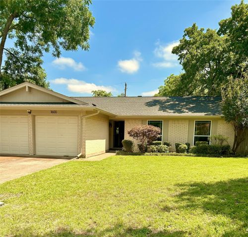 1600 Celeste Ct, Arlington, TX, 76012-2208 | Card Image