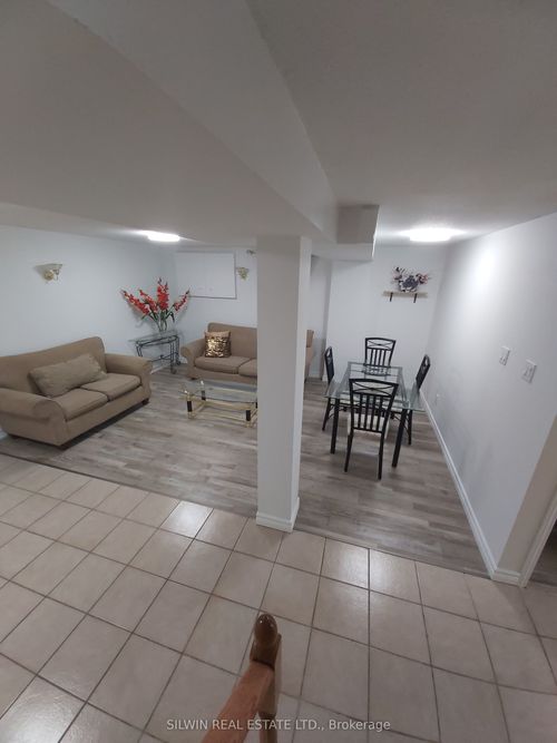 bsmt-32 Large Cres, Ajax, ON, L1T2R5 | Card Image