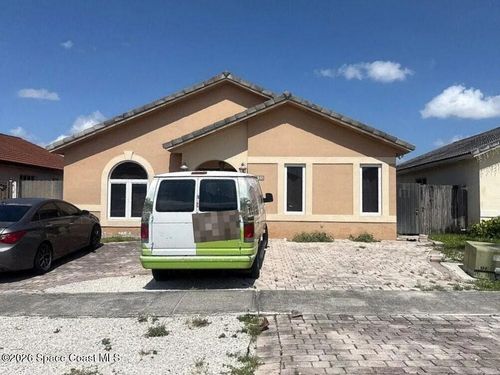 7535 W 34th Ln, Hialeah, FL, 33018-6704 | Card Image